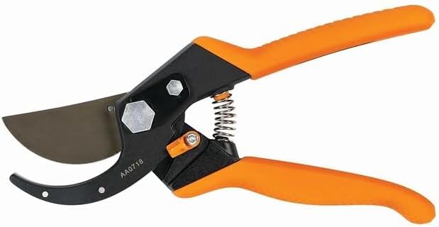 Fiskars Pro Pruner Shears Garden Clippers Gardening Scissors with Sharp Non-Stick Steel Rust Resistant Blade