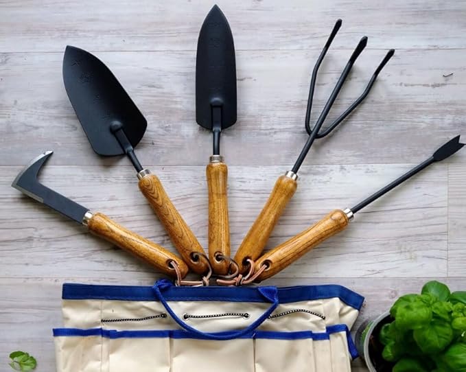 6-Piece Garden Tool Set with Wooden Handles and Carry Bag – Optional Engraving – Durable Gardening Kit for Planting Weeding Pruning &amp Outdoor Gifts for Gardeners (3 Tools Engraved)