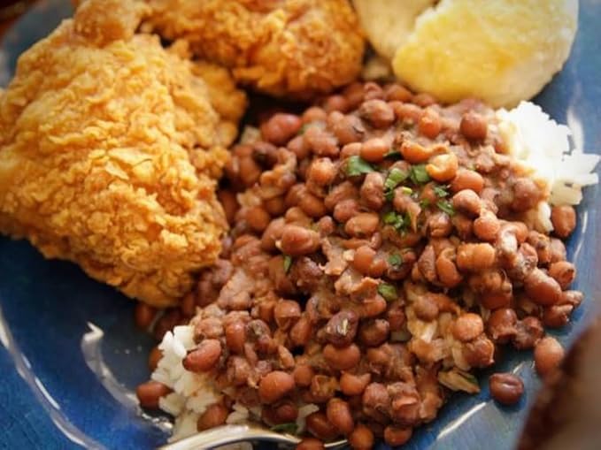 TomorrowSeeds - Mississippi Silver Hull Cowpea Seeds - 2400+ Count - For 2026 Planting Southern Silverskin Silverhull Brown Crowder Cowpeas Field Pea Green Bean Vegetable Grow Your Own Home Farm Patio