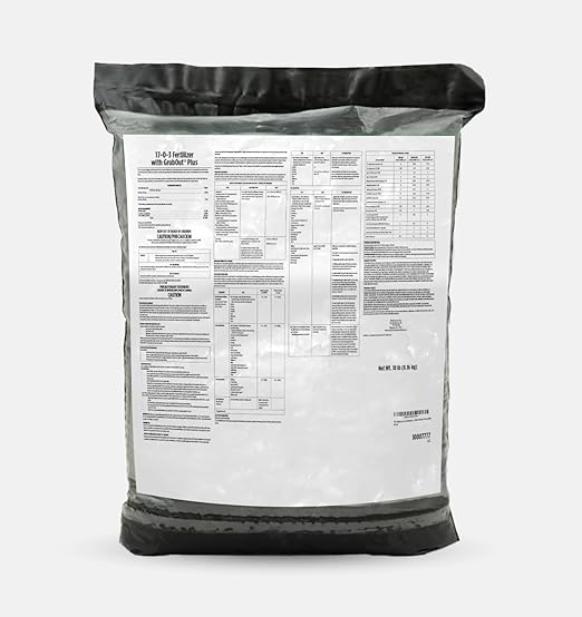 The Andersons Professional 17-0-3 Fertilizer with Grubout Plus 8500 sq ft (18lb)