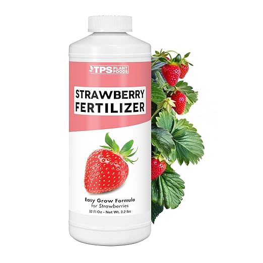 Strawberry Fertilizer for Fruit and Berry Gardens Liquid Plant Food 32 oz (1 Quart)