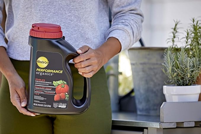 Miracle-Gro Performance Organics Edibles Plant Nutrition Granules - Plant Food with Natural &amp Organic Ingredients for Tomatoes Vegetables Herbs and Fruits 2.5 lbs. (Pack of 6)