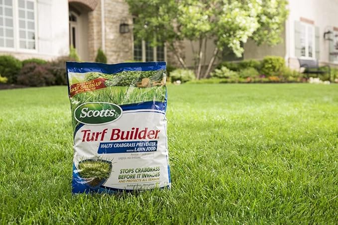 Scotts Turf Builder Halts Crabgrass Preventer with Lawn Food - Pre-Emergent Weed Killer Lawn Fertilizer 15000 sq. ft. 40.05 lbs. (2-Pack)
