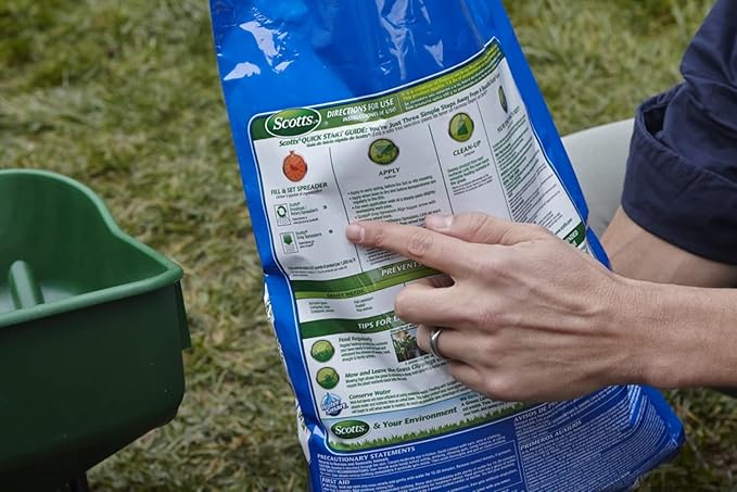 Scotts Turf Builder Halts Crabgrass Preventer with Lawn Food - Pre-Emergent Weed Killer Lawn Fertilizer 15000 sq. ft. 40.05 lbs. (2-Pack)