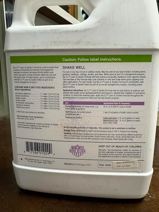 Bio S.I. Lawn &amp Garden Soil Conditioner – Microbial Soil Amendment for Moisture Retention &amp Soil Health – Quart Spray Bottle