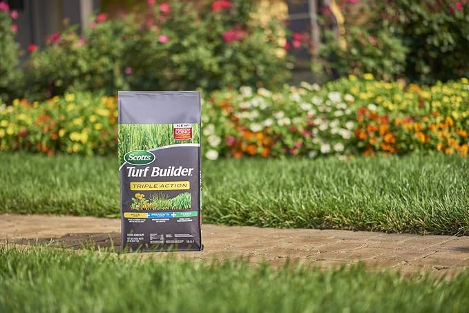 Scotts Turf Builder Triple Action Weed Killer and Preventer Plus Lawn Fertilizer 4000 sq. ft. 20 lbs.