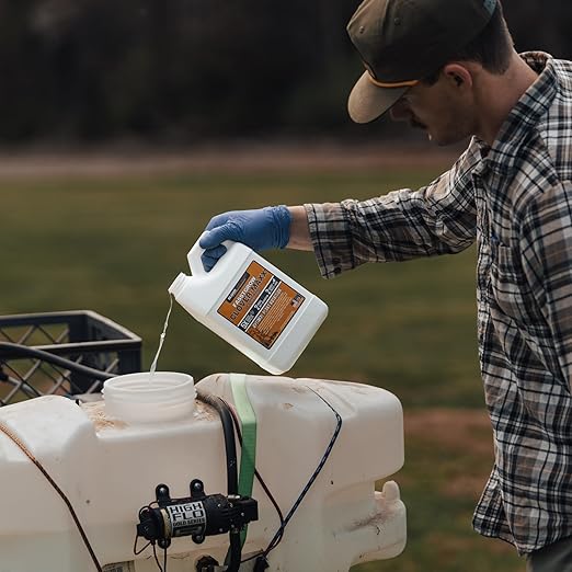CloverMAXX Liquid Clover Fertilizer for Food Plots- 3-18-18 Foliar Application - Concentrated and Easy to Apply - 1/2 Gallon Covers 1 Acre - for Clovers Alfalfa and Other Legumes