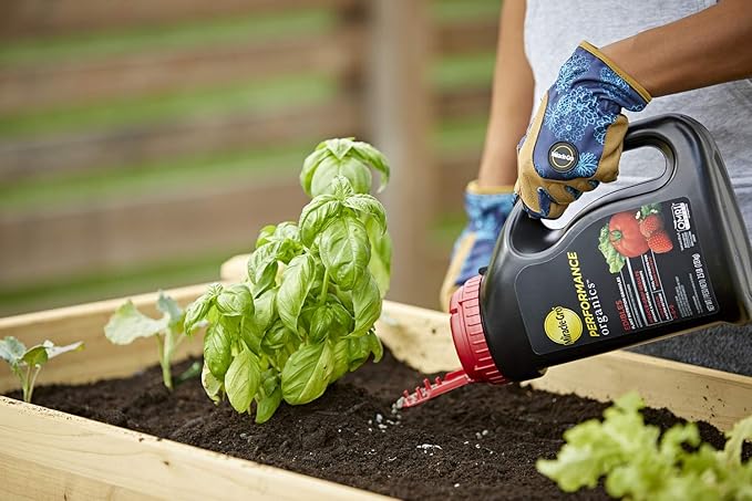 Miracle-Gro Performance Organics Edibles Plant Nutrition Granules - Plant Food with Natural &amp Organic Ingredients for Tomatoes Vegetables Herbs and Fruits 2.5 lbs. (Pack of 6)