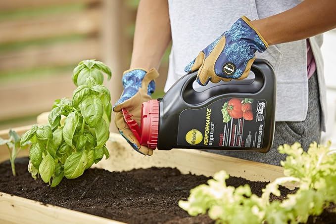 Miracle-Gro Performance Organics Edibles Plant Nutrition Granules - Plant Food with Natural &amp Organic Ingredients for Tomatoes Vegetables Herbs and Fruits 2.5 lbs. (Pack of 6)