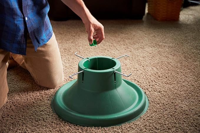 Miracle-Gro for Christmas Trees - Easy-To-Use Formula Keeps Live Trees Hydrated and Reduces Needle Drop- 8 fl. oz.