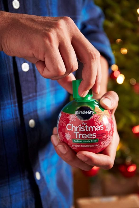 Miracle-Gro for Christmas Trees - Easy-To-Use Formula Keeps Live Trees Hydrated and Reduces Needle Drop- 8 fl. oz.