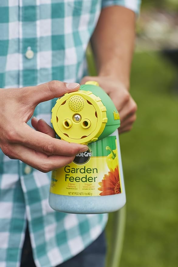 Miracle-Gro Garden Feeder with Water Soluble All Purpose Plant Food 1 lb. (6-Pack)