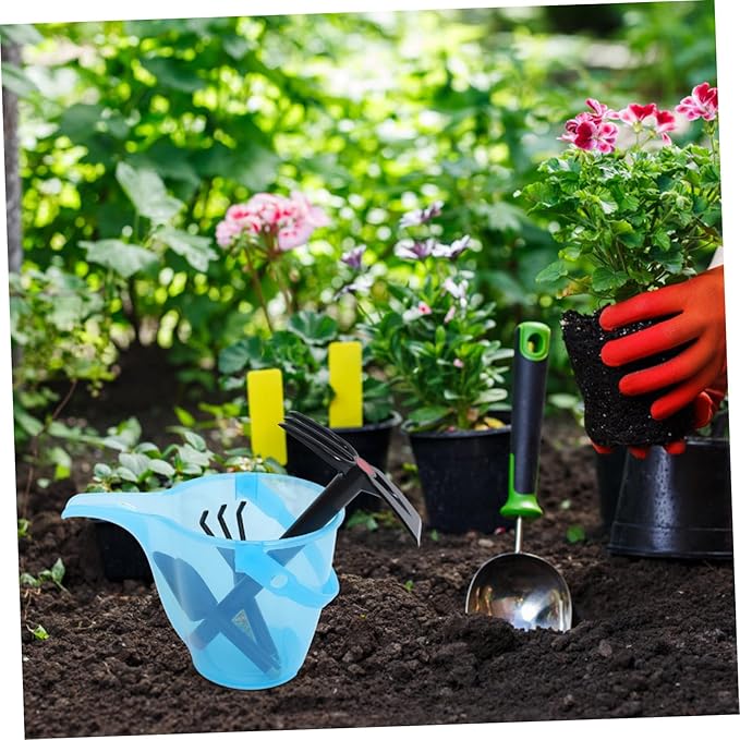 Gardening Tool Set Lightweight Plastic Shovel Rake and Bucket for Beach Sand Play Backyard Planting with Non-Slip Design Versatile Garden Hoes