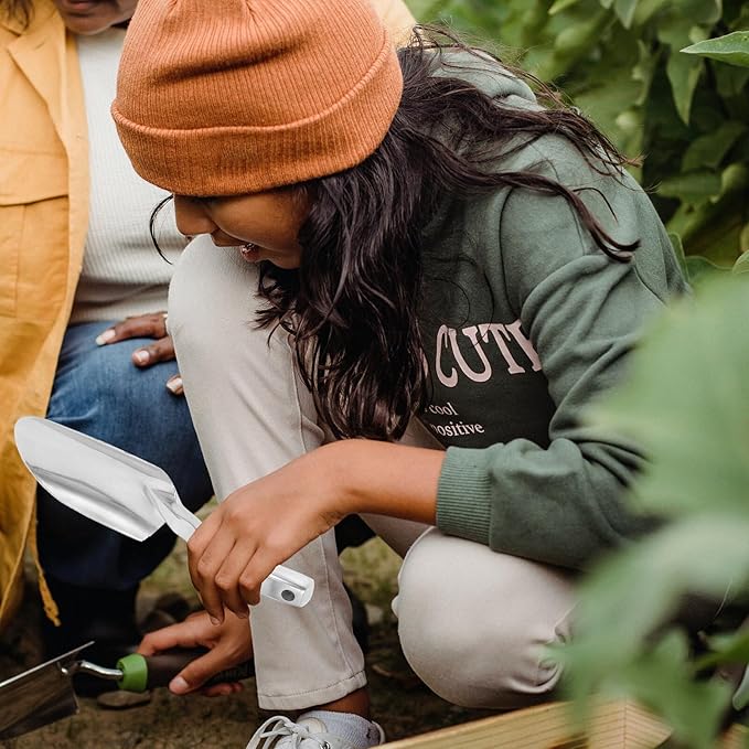 Gardening Tool Set with Planting Shovel and Garden Rake 4pcs Hand Tools for Soil Loosening and Flower Beds Sturdy Outdoor Horticulture Equipment for Lawn Care and Planting