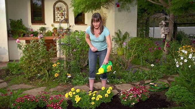 Miracle-Gro Shake 'n Feed Continuous Release All Purpose Plant Food 4.5-Pound