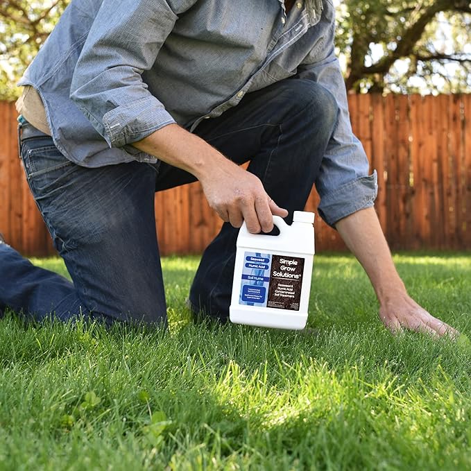 Organic Super Seaweed Humic Acid Blend- Liquid Sea Kelp for Grass and Plants - Soil Hume - Simple Grow Solutions- Natural Lawn &amp Garden Concentrate- Use with Fertilizer Program (32 Ounce)
