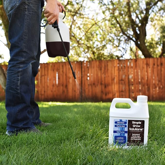 Organic Super Seaweed Humic Acid Blend- Liquid Sea Kelp for Grass and Plants - Soil Hume - Simple Grow Solutions- Natural Lawn &amp Garden Concentrate- Use with Fertilizer Program (32 Ounce)