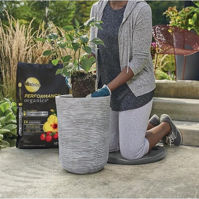 Miracle-Gro 3 Pack Performance Organics All Purpose Container Mix with Natural and Organic Ingredients Feeds Container Grown Vegetables Flowers and Herbs for up to 3 Months 1 cu. ft.