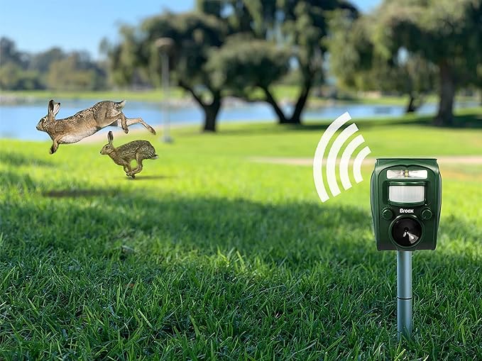 Broox 2026 Upgraded Solar Animal Repellent Cat Repellent Outdoor Squirrel Repellent Deer Repellent Ultrasonic pest Repeller Waterproof IP 65 Motion Detection Dog Raccoon Skunk Rabbit Rodent