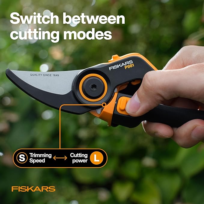 Fiskars DualAction Pruner – Hand Pruner with Two Cutting Modes Bypass Garden Pruner for Stems and Branches up to 1 Low-Friction Steel Blade FiberComp Frame