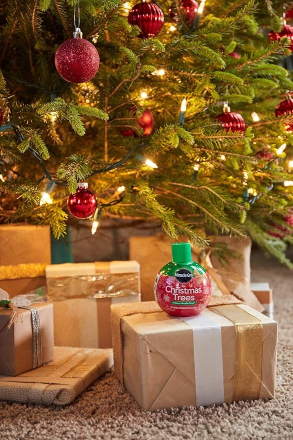Miracle-Gro for Christmas Trees - Easy-To-Use Formula Keeps Live Trees Hydrated and Reduces Needle Drop- 8 fl. oz.