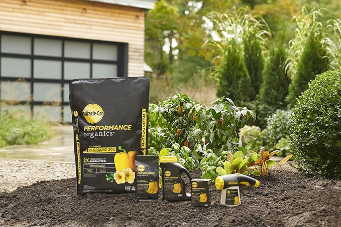 Miracle-Gro Performance Organics Garden Feeder 12 oz. - Includes First Feeding of Miracle-Gro Performance Organics Plant Nutrition Inside - Feed Vegetables Flowers and Herbs While Watering