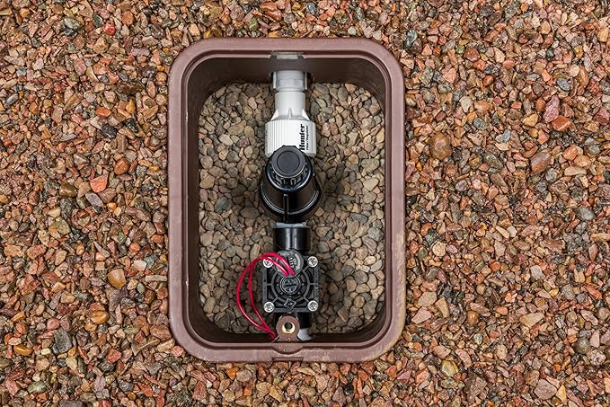 Hunter PCZ10140 Drip Zone Control Kit 1 Inch Valve with 150 Mesh Stainless Steel Filter 40 PSI Pressure Regulator for EZ Drip and Irrigation Systems ¾ Inch Outlet Fits 0.5 to 15 GPM