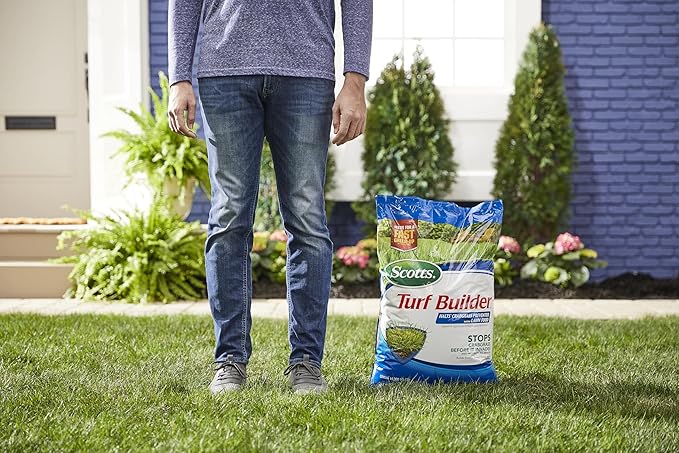 Scotts Turf Builder Halts Crabgrass Preventer with Lawn Food - Pre-Emergent Weed Killer Lawn Fertilizer 14000 sq. ft. 37.38 lb.
