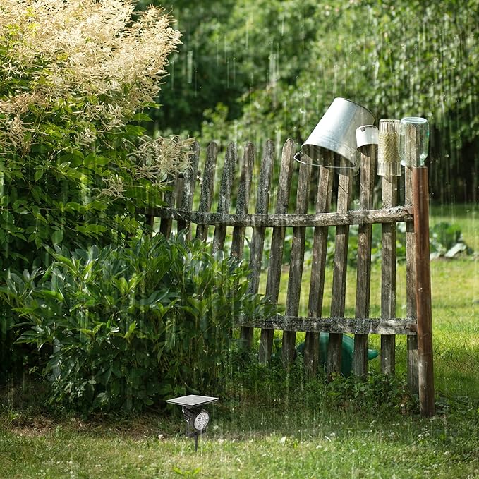 Outdoor LED Spotlight Waterproof Solar Spot Lights Bright Flag Light with Spiked Stand Landscape Automatic Mini Lawn Lamp 4.4W Graden Light Decorative Courtyard Warm White